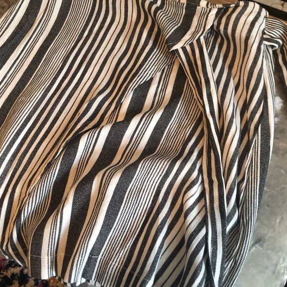 3 mini skirts - Picture 6 of 16